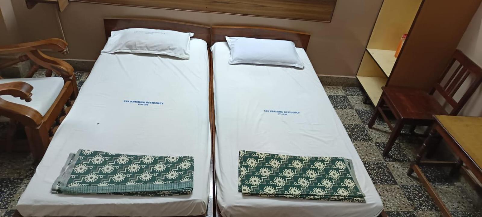 韦洛尔 Sri Krishna Residency酒店 外观 照片